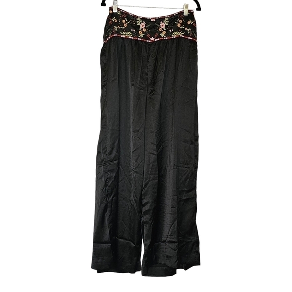 Free People Ensemble Petra Black Satin Pant Crop Top Set Embroidered Size 8 - Picture 12 of 13